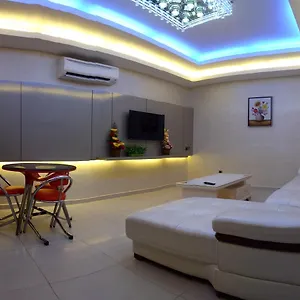 Golden Leaves Hotel